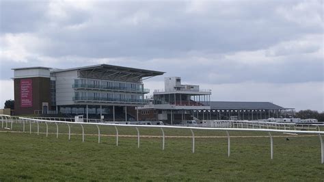 wetherby races fixtures 2022.